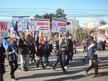 „Marșul pentru viață” a scos în stradă sute de suceveni