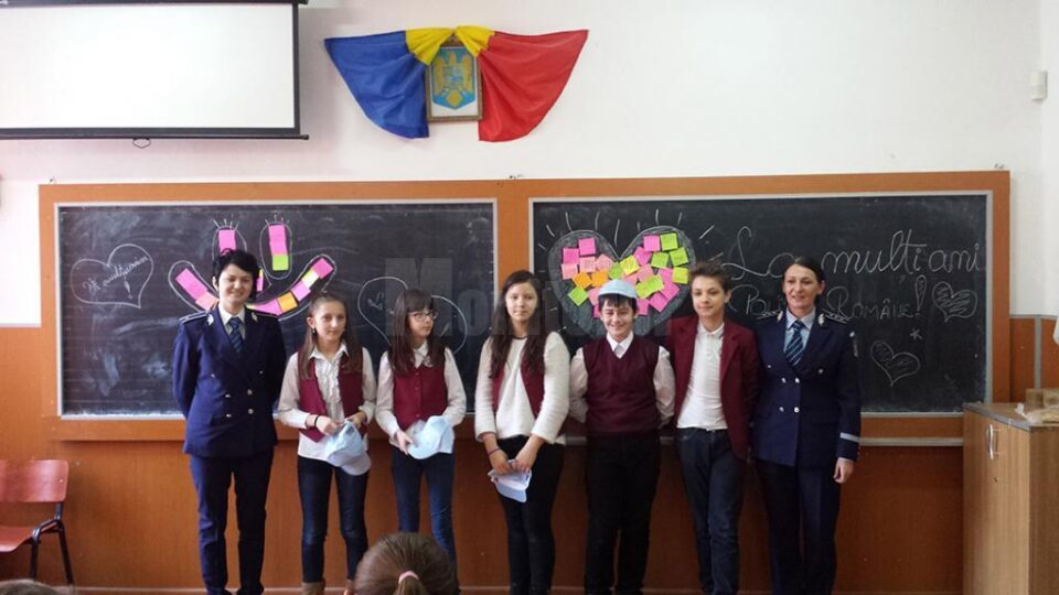 La întrecere au participat șase echipe de elevi