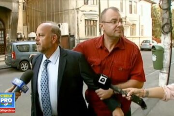 Primarul ales, Aurel Olărean, este suspendat temporar din funcție pe motiv de arest preventiv, Olărean fiind ”cazat” de câteva luni în pușcăria Gherla