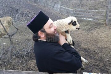 Este obligatoriu să mâncăm carne de miel la Paști?