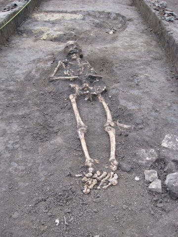Morminte decopertate în vechiul cimitir armenesc al Bisericii Sf. Simion
