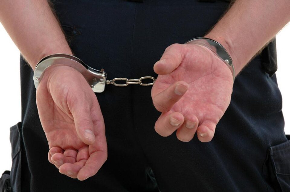 Încă un individ a fost arestat în dosarul romilor din clanul Lazăr din Câmpulung Moldovenesc. Foto: ziaruloval.ro Încă un individ a fost arestat în dosarul romilor din clanul Lazăr din Câmpulung Moldovenesc. Foto: ziaruloval.ro