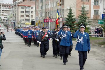 Jandarmii suceveni au primit Drapelul de luptă, simbol al onoarei, vitejiei și al gloriei militare