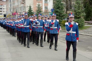 Jandarmii suceveni au primit Drapelul de luptă, simbol al onoarei, vitejiei și al gloriei militare