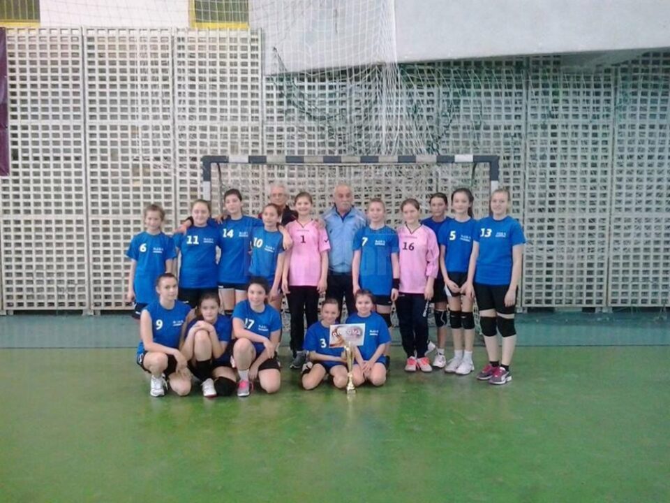 Echipa de junioare IV de la LPS Suceava s-a calificat la turneul semifinal