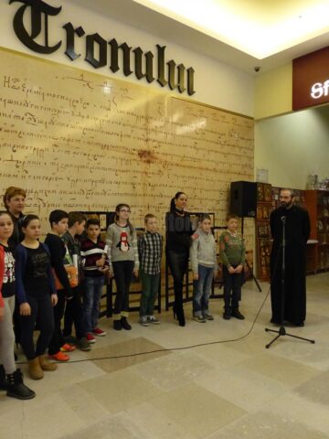 „Fereastră spre cer”, ediția a VIII-a, o expoziție-jertfă realizată de mai mulți elevi suceveni