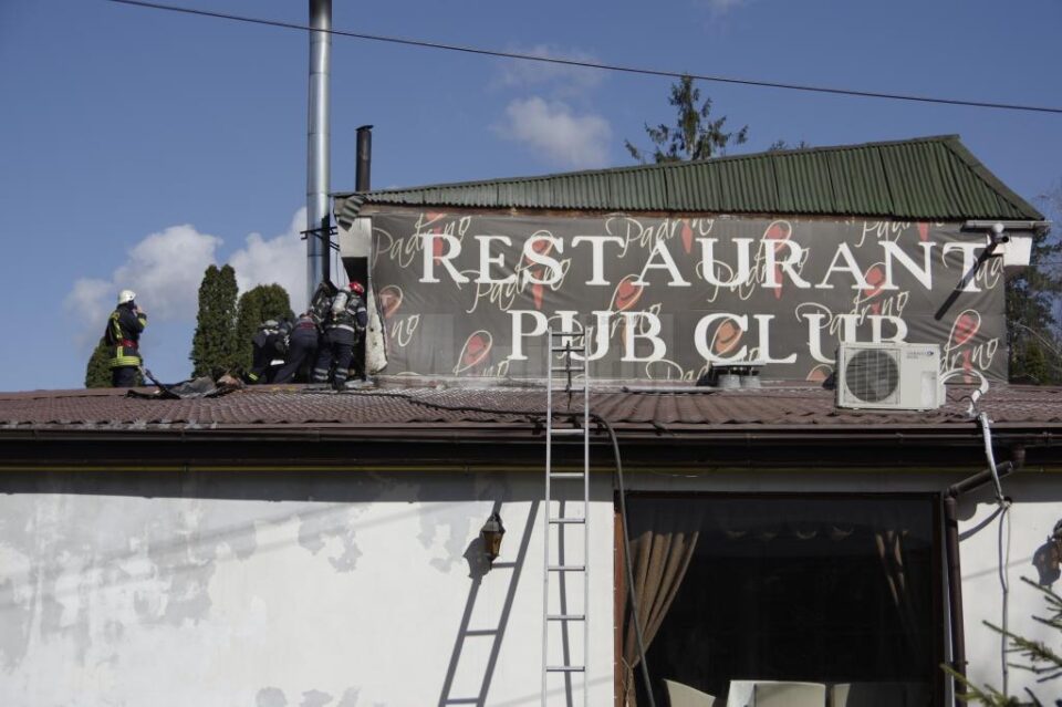 Alarmă de incendiu la restaurantul Padrino din Suceava