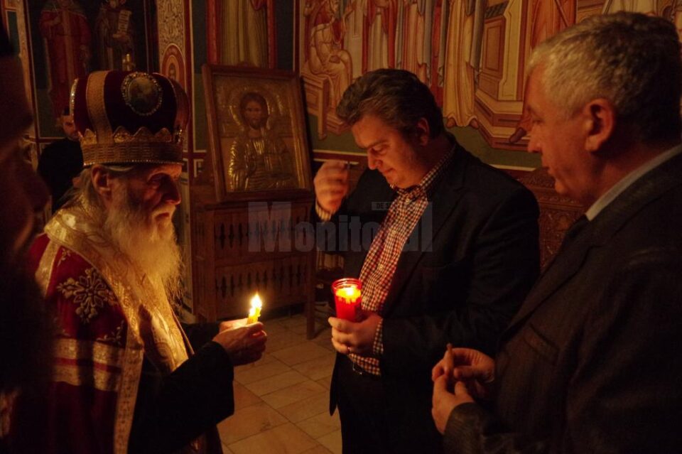 Lumina de la Ierusalim, adusă de la Bacău la Suceava de preoți și șefii județului