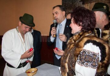 Concurs de ciocnit ouă la Mănăstirea Humorului