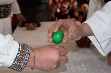 Concurs de ciocnit ouă la Mănăstirea Humorului