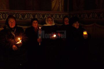 Sărbătoarea Învierii a adunat în bisericile sucevene și în jurul acestora zeci de mii de oameni