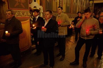 Sărbătoarea Învierii a adunat în bisericile sucevene și în jurul acestora zeci de mii de oameni