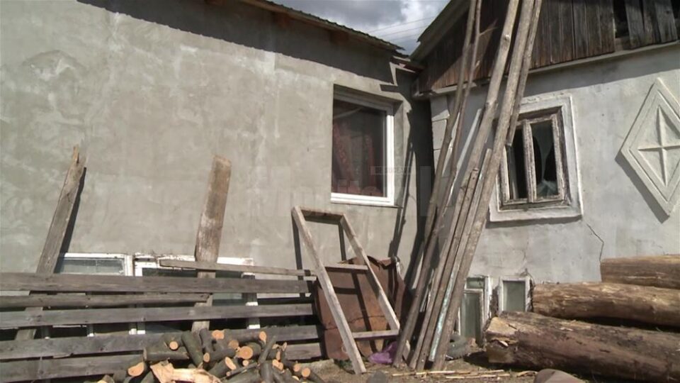 I-au furat din casă peste 30.000 de lei, bani împrumutați pentru a plăti creditul la bancă
