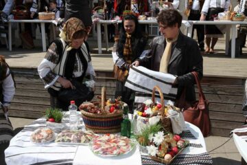 Peste 50 de coșuri au fost prezentate la Sărbătoarea coșurilor de Paște, de la Gura Humorului