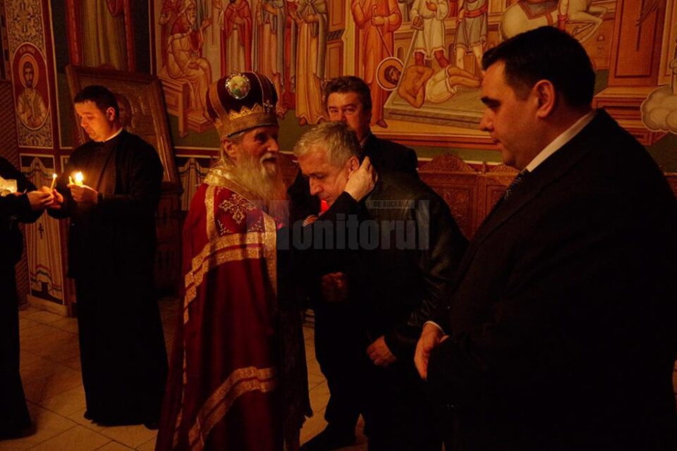 Lumina de la Ierusalim, adusă de la Bacău la Suceava de preoți și șefii județului