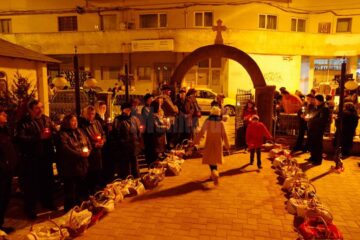 Sărbătoarea Învierii a adunat în bisericile sucevene și în jurul acestora zeci de mii de oameni