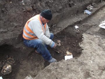 Săpături arheologice în vechiul cimitir armenesc al Bisericii Sf. Simion