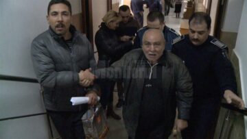 Un tânăr infirm a fost bătut, înfometat și făcut sclavul unui rom care îl obliga să cerșească