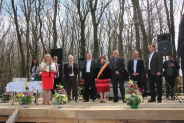Romii din Dolhasca au serbat ieri ”Joia Verde” și Ziua Internațională a Romilor
