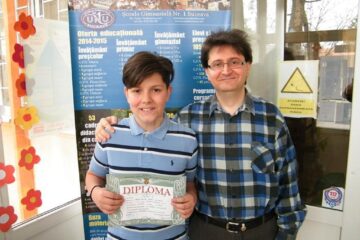 Rafael Beniamin Barac Bologa, alături de profesorul Silviu Suliță