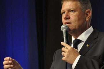 Președintele României, Klaus Iohannis, a acceptat invitația universitarilor suceveni de a participa la ceremonia de decernare a titlului de Doctor Honoris Causa președintelui Republicii Moldova, Nicolae Timofti