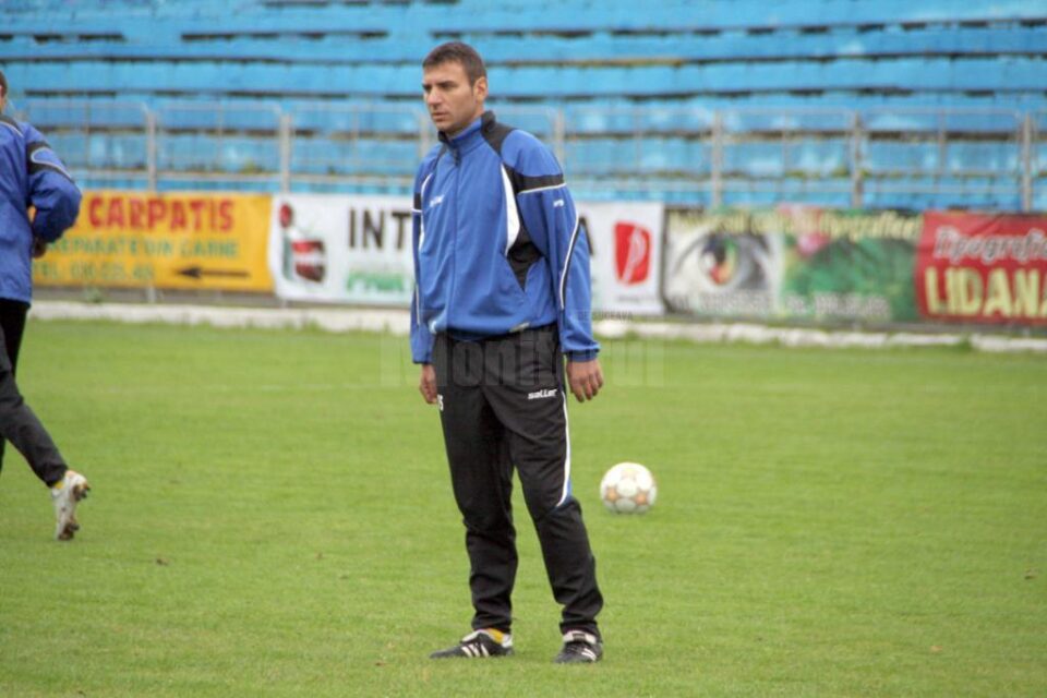 Dorel Bernard și foștii săi colegi abia așteaptă să calce din nou pe iarba de pe Areni Dorel Bernard și foștii săi colegi abia așteaptă să calce din nou pe iarba de pe Areni