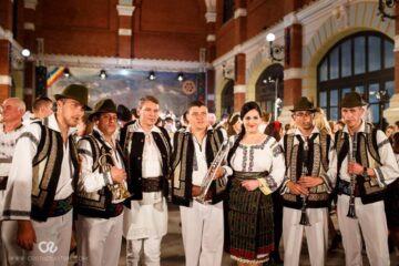 Peste 500 de artiști și iubitori de folclor au însuflețit vineri seară Gara din Burdujeni, la Balul gospodarilor. Foto: Cristi Sebastian