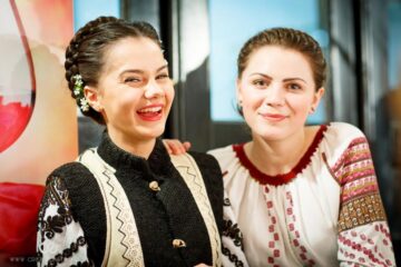 Peste 500 de artiști și iubitori de folclor au însuflețit vineri seară Gara din Burdujeni, la Balul gospodarilor. Foto: Cristi Sebastian