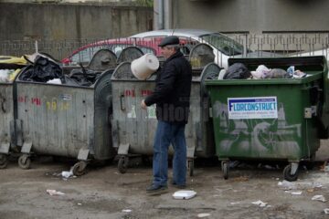Numărul containerelor de gunoi din Suceava s-a dublat temporar, ca urmare a luptei dintre firmele de salubrizare