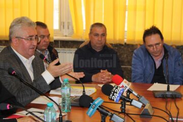 Rosal (dreapta) a refuzat să împartă salubrizarea menajeră a Sucevei cu firmele Diasil și Florconstruct (stânga)