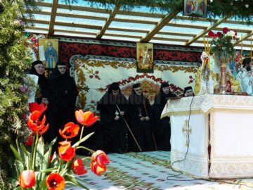 Sute de credincioși au participat ieri la hramul Mănăstirii Voroneț