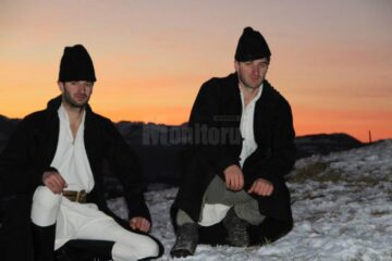 Documentare în genul celor de la Discovery, realizate de doi frați din Fundu Moldovei în pădurile județului, pentru a promova bogățiile Bucovinei