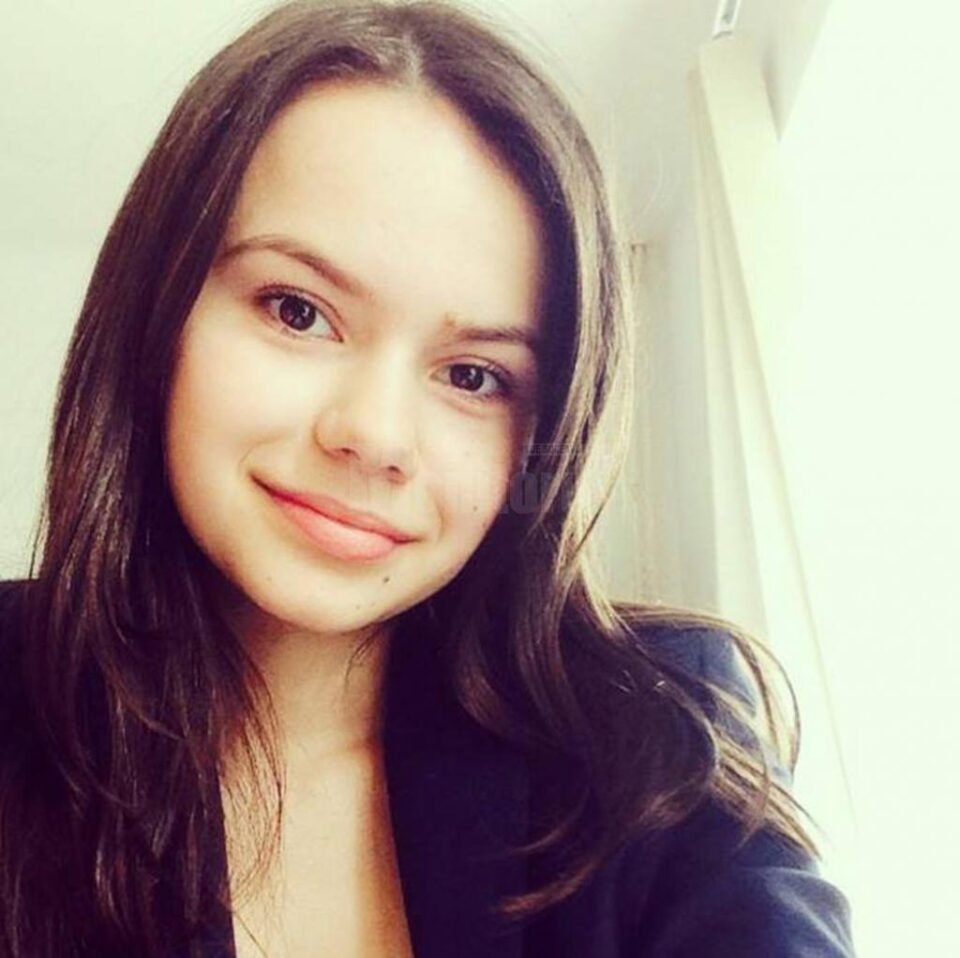Ioana Macar, elevă în clasa a XI-a la Colegiul Național „Dragoș Vodă” Câmpulung Moldovenesc, a obținut premiul al II-lea la Olimpiada Națională de Istorie Ioana Macar, elevă în clasa a XI-a la Colegiul Național „Dragoș Vodă” Câmpulung Moldovenesc, a obținut premiul al II-lea la Olimpiada Națională de Istorie