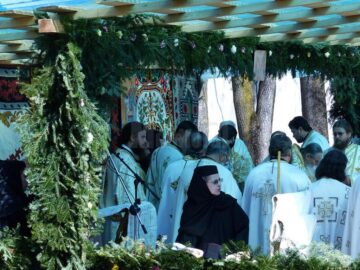 Sute de credincioși au participat ieri la hramul Mănăstirii Voroneț