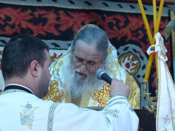 Sute de credincioși au participat ieri la hramul Mănăstirii Voroneț