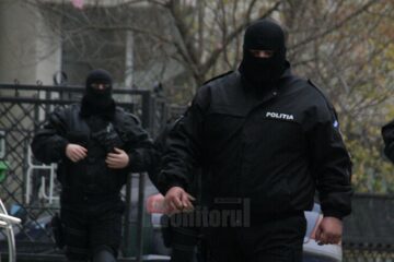 Perchezițiile au avut loc la două firme din Câmpulung Moldovenesc și Vatra Dornei și la o firmă de contabilitate din municipiul Suceava