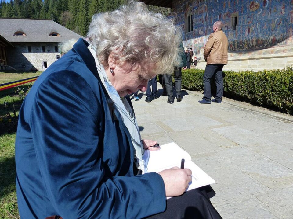 Scriitoarea și jurnalista Doina Cernica