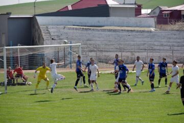 Rapid a ținut piept doar o repriză în fața liderului