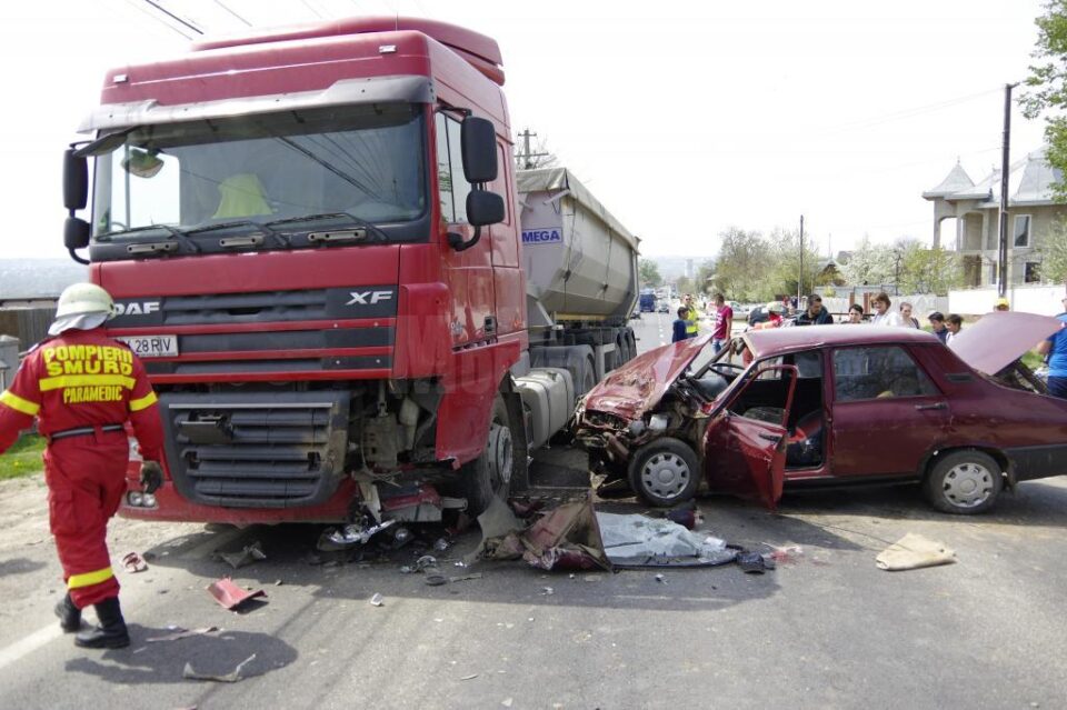 Accident cu trei răniți, la Plopeni