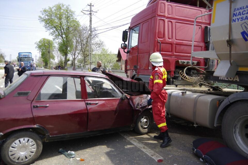 Accident cu trei răniți, la Plopeni