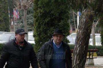 Vasile Melen, fostul primar al comunei Brodina (în dreapta)