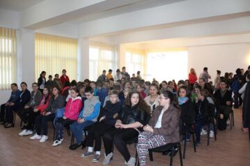 În competiție s-au înscris 160 de elevi din patru județe