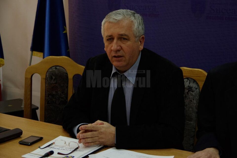 Prefectul de Suceava, Constantin Harasim, a schimbat regulile de acordare a audiențelor la instituția pe care o conduce Prefectul de Suceava, Constantin Harasim, a schimbat regulile de acordare a audiențelor la instituția pe care o conduce