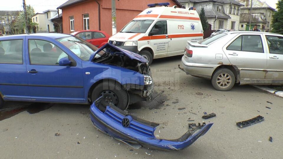 Autoturismul Volkswagen Golf în care erau cele două fetițe