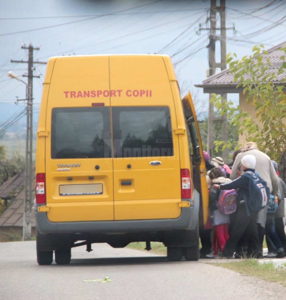 Șoferul unui microbuz de transport școlar a fost depistat în trafic având în autovehicul cu 15 pasageri elevi în plus față de numărul maxim de locuri admis Șoferul unui microbuz de transport școlar a fost depistat în trafic având în autovehicul cu 15 pasageri elevi în plus față de numărul maxim de locuri admis