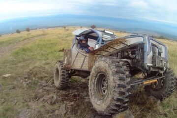 Mașina off-road cu care s-au răsturnat Simona și iubitul ei