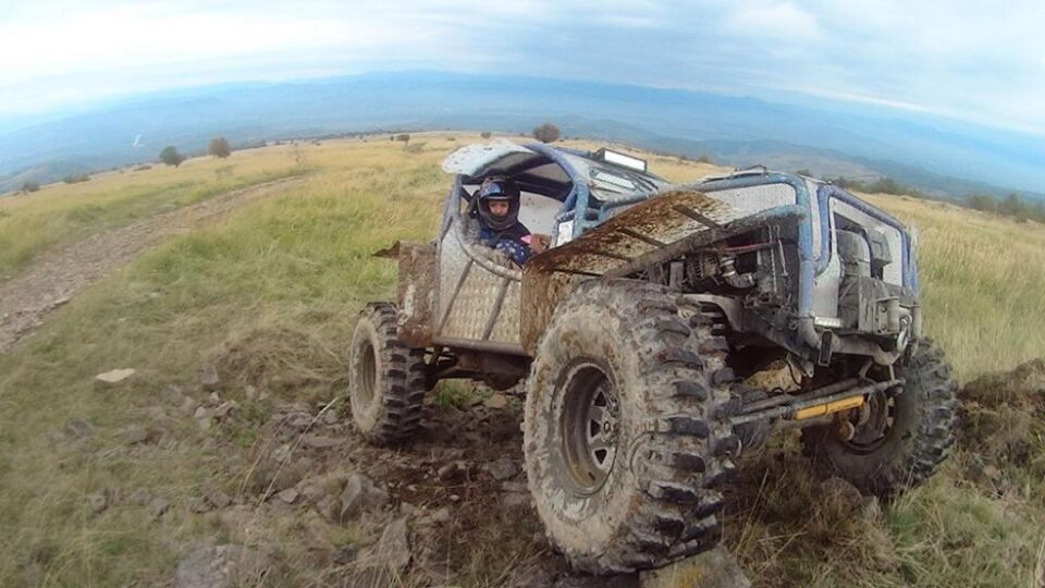 Mașina off-road cu care s-au răsturnat Simona și iubitul ei