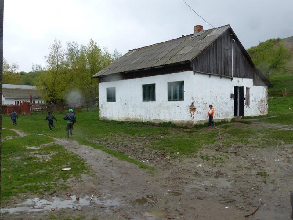 Școala Primară Țâmpoceni