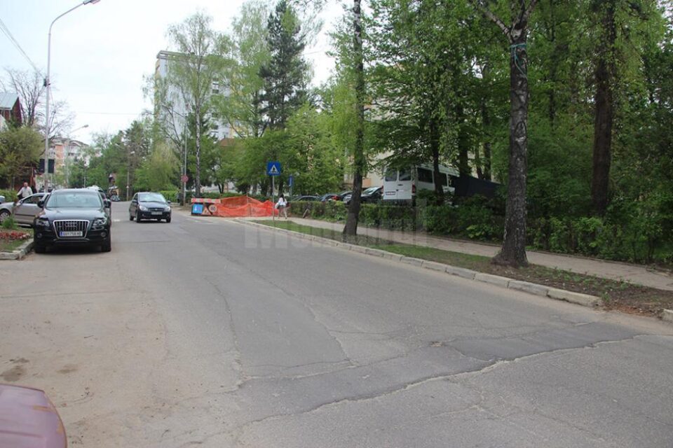 Strada Mărășești va fi refăcută cu covor asfaltic, dar lucrările neterminate ale celor de la Pfeiffer întârzie demararea asfaltării mult așteptate