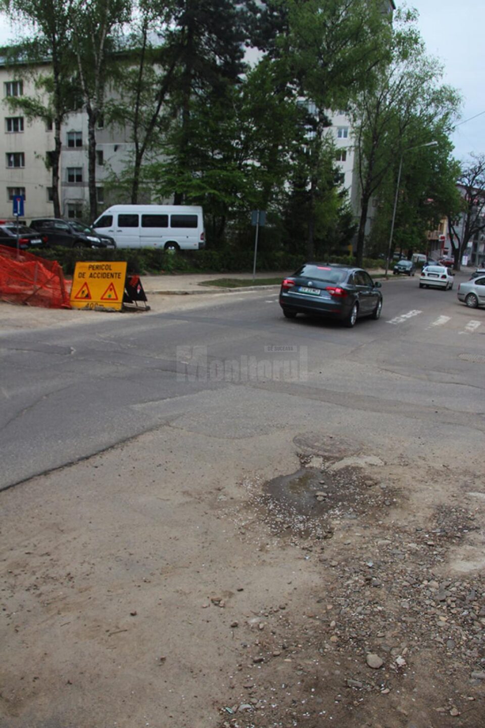 Strada Mărășești va fi refăcută cu covor asfaltic, dar lucrările neterminate ale celor de la Pfeiffer întârzie demararea asfaltării mult așteptate